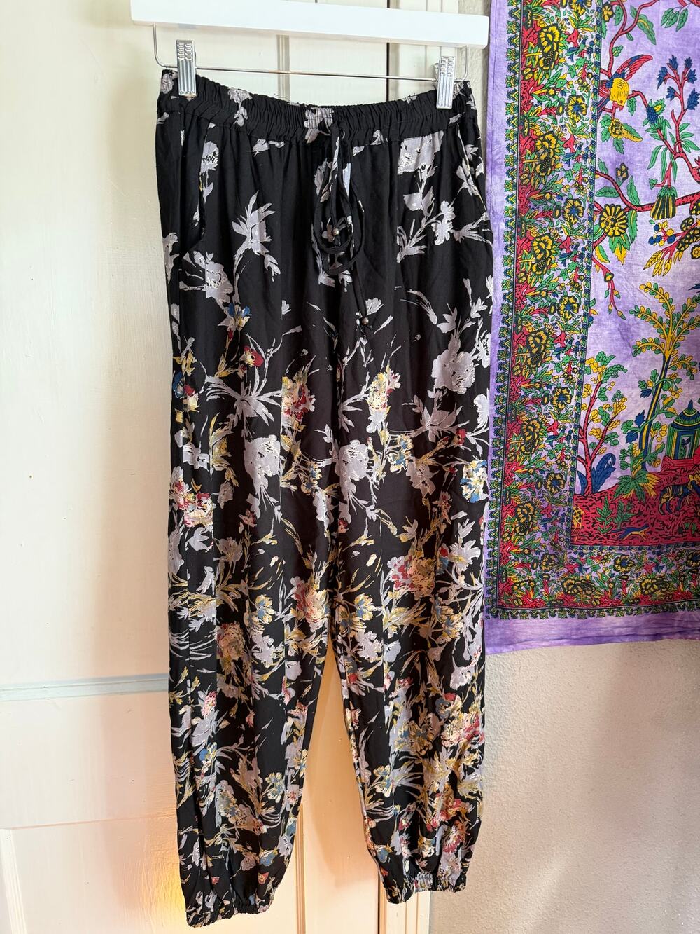 Angie Floral Harem Pants Womens Small Black Boho Tapered Jogger Elastic Waist